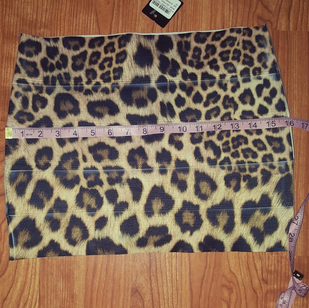 NWT Bandage Mini Skirt - Picture 4 of 4